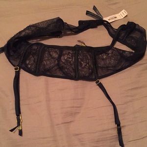 Victoria’s Secret garter, never worn, tags on, M